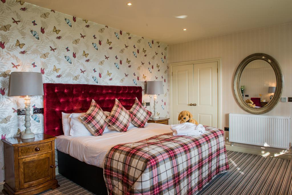 بريدجيند The Coed-Y-Mwstwr Hotel الغرفة الصورة