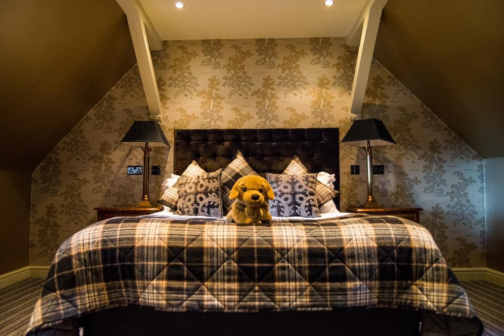 بريدجيند The Coed-Y-Mwstwr Hotel المظهر الخارجي الصورة